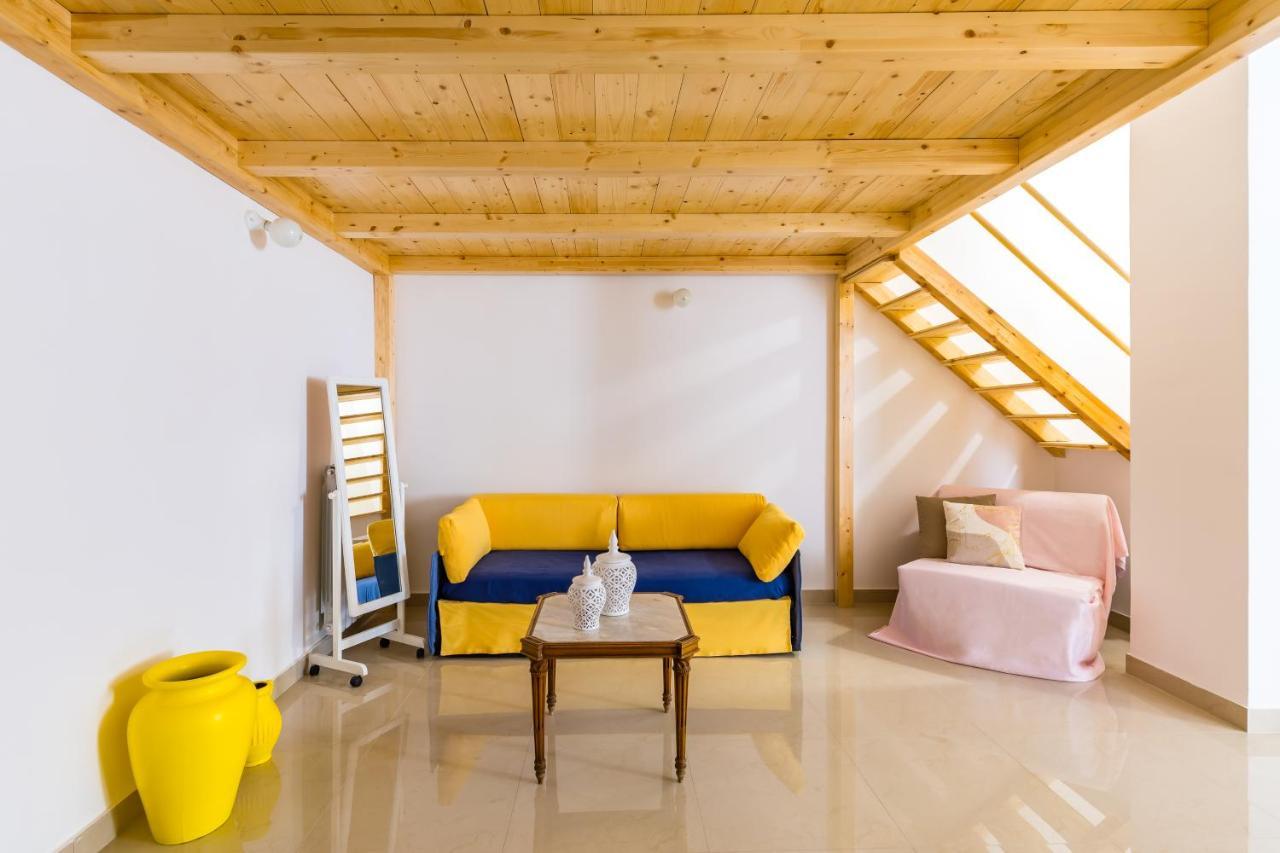 Naiva Apartment Наполи Екстериор снимка