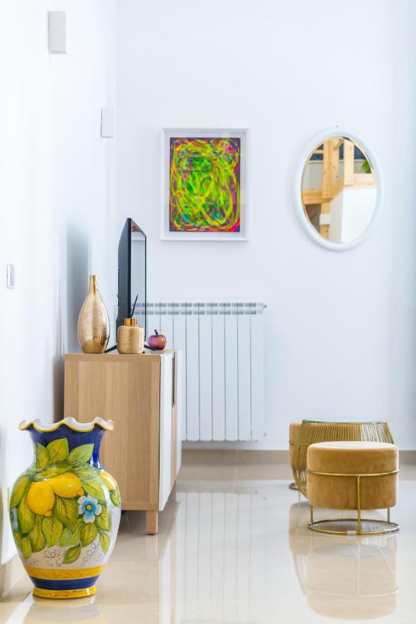 Naiva Apartment Наполи Екстериор снимка